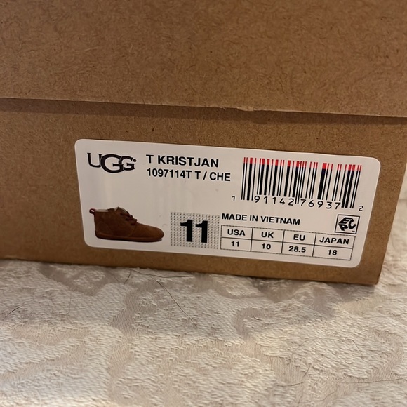 Ugg toddler boots - Picture 7 of 7